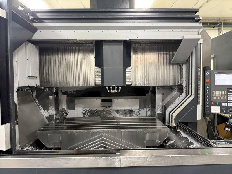 Makino F9 CNC Vertical Machining Center For Sale - 2015
