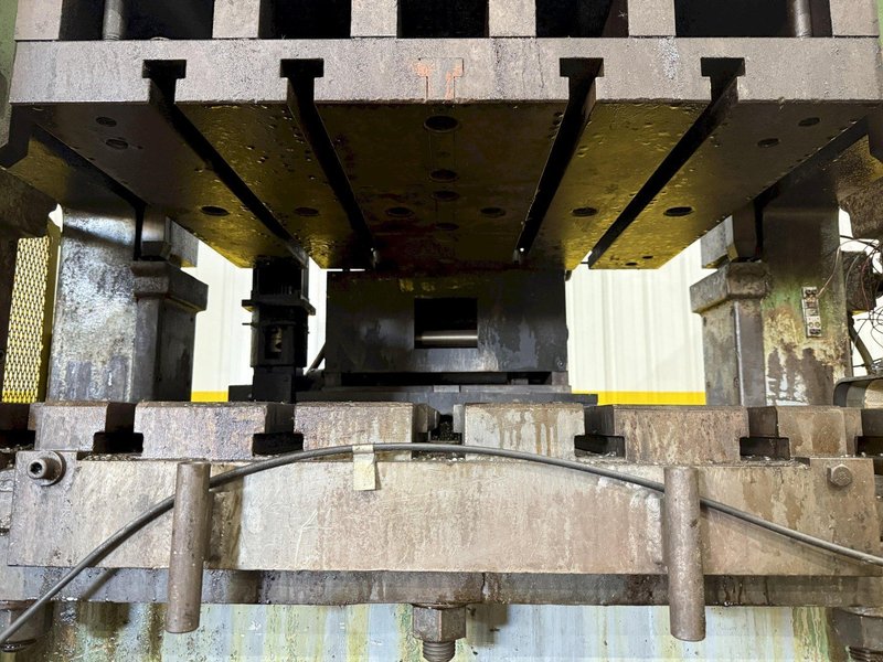 100 TON MINSTER P2-100-42 PIECE MAKER STRAIGHT SIDE HIGH SPEED PRESS. STOCK # 0883325