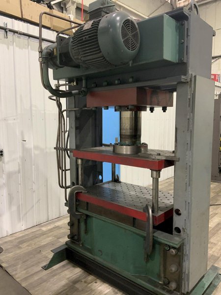 200 TON DAKE MODEL #908-201 HYDRAULIC H FRAME PRESS: STOCK #80884