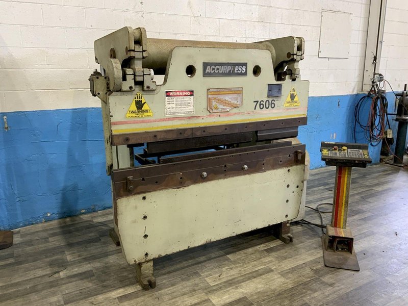 60 TON X 6' ACCURPRESS MODEL #7606 HYDAULIC PRESS BRAKE : STOCK #81068