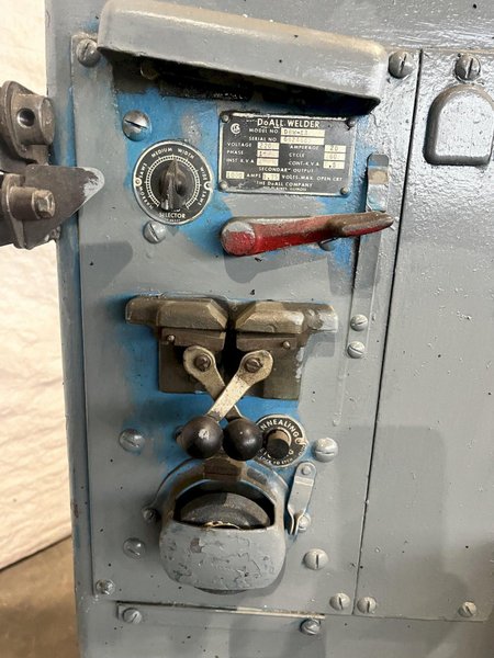 36" DOALL 3613-1 VERTICAL BANDSAW. STOCK # 0103922