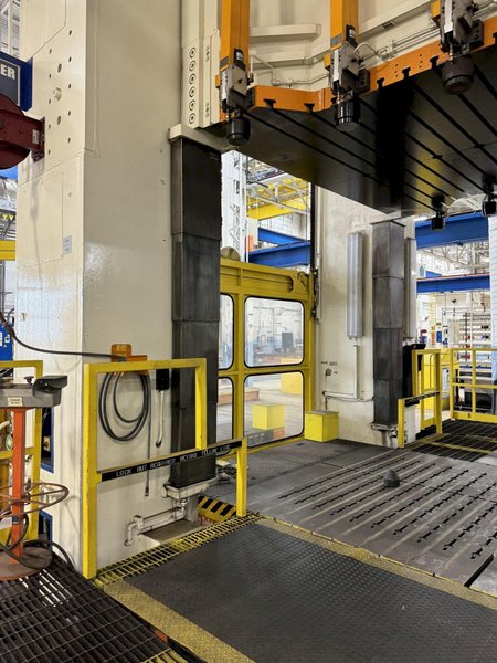 2500 TON SCHULER SMG HZPU-T-2250-4600/2450 HYDRAULIC PRESS. STOCK # 0902224