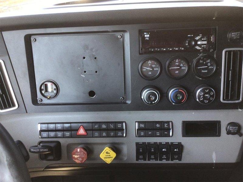 2019 Freightliner Cascadia 126 KS7787