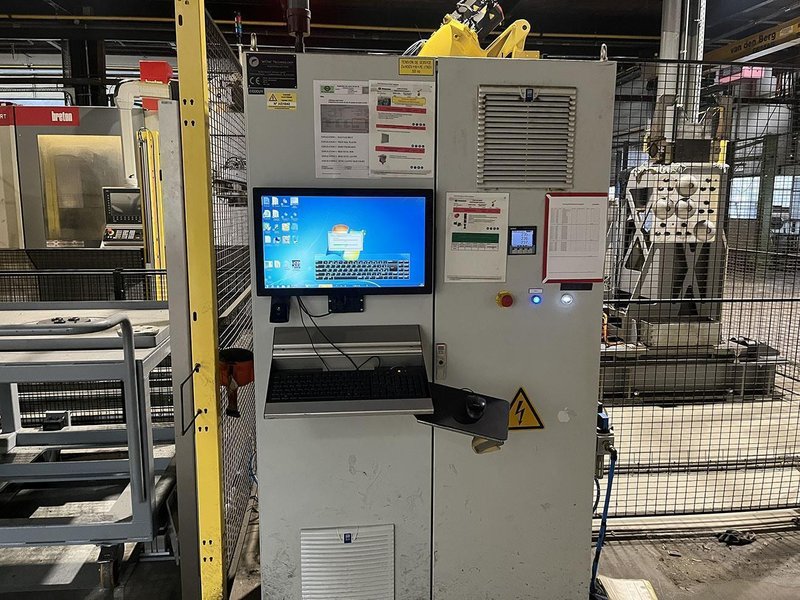 Fanuc - Robot + 3 Breton machining centers 5 axes
