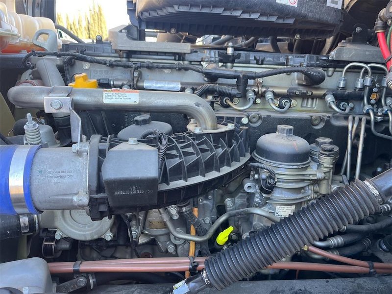 2021 Freightliner Cascadia 1FUJHHDR2MLML7306