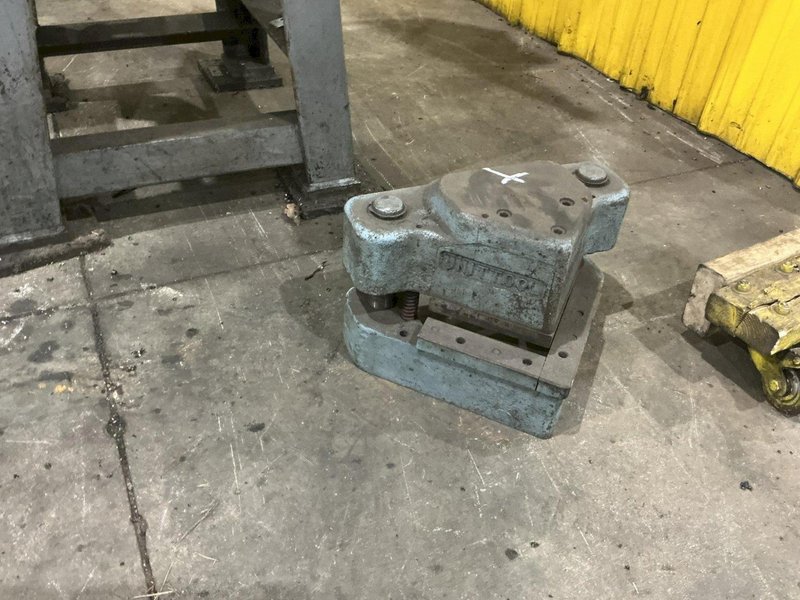 PARKER C FRAME HYDRAULIC PRESS W/ NOTCHER &amp; COPING DIES : YOBRO 26353