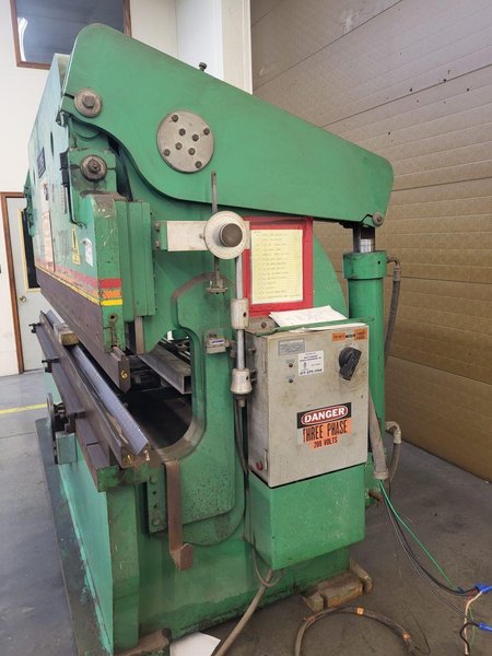 Accurpress 130 Ton X 10′ Hydraulic Press Brake Model 713010, Backgauge, 1990
