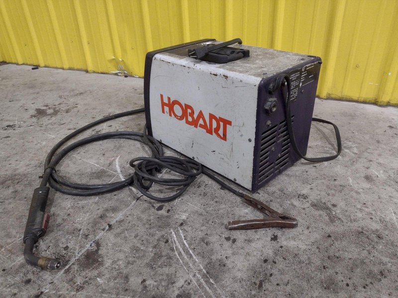 HOBART HANDLER 135 MIG WELDER: YOBRO #24384