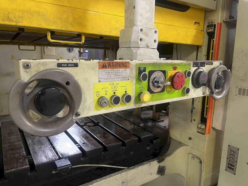 200 ton Komatsu Metal Stamping Servo Press Model H2F200, Year 2003!