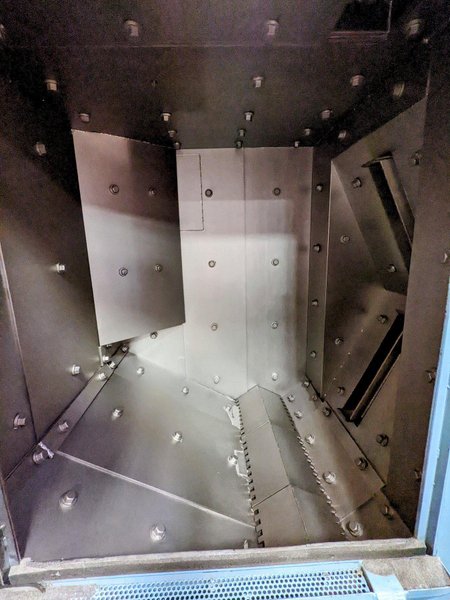New Automatic Spinner Hanger Single Swing Door Shot Blast Machine