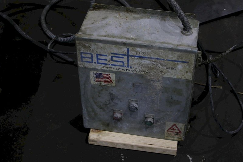4' X 8' BEST VIBRATOR TABLE: STOCK #75920