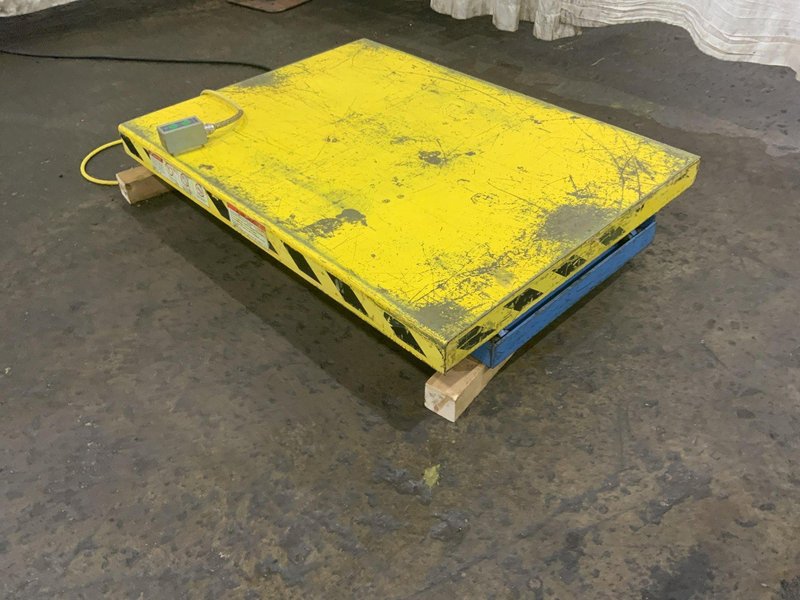 3000 LBS LIFT PRODUCTS SCISSOR LIFT TABLE: STOCK #80889