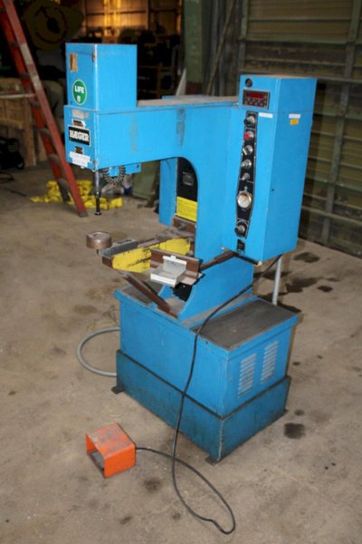 6 TON HAEGER HP6-C HARDWARE INSERTION PRESS, 8" STROKE, 18" THROAT