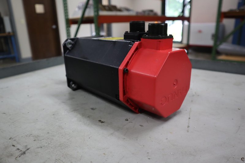 Used Fanuc AC6/2000 Servo Motor; 0.6 kW A06B-0126-B077