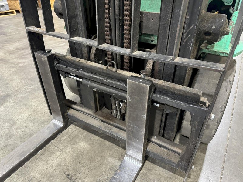 5000 LB MITSUBISHI MODEL #FGC25N LP GAS FORKLIFT: STOCK #78306