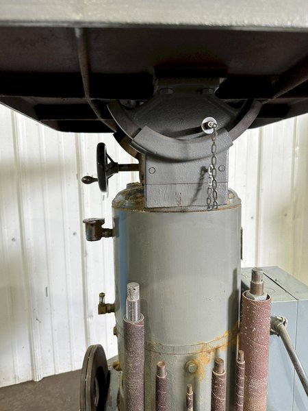 STATE MODEL # B-4 OSCILLARIN SPINDLE SANDER STOCK #77079