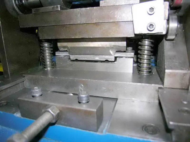 USED 5 STAND ROLL FORMER