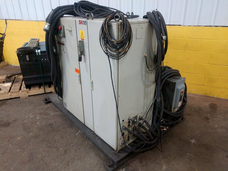 6 AXIS MOTOMAN MODEL SK16-6 ROBOT WELDING CELL WITH MILLER AUTO DELTAWELD 452 WELDER: STOCK #13838