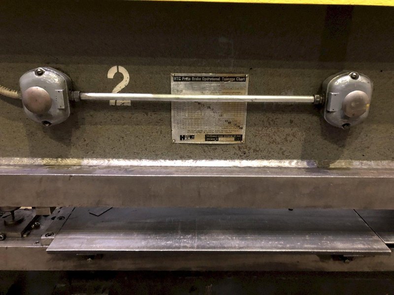30 TON X 10' HTC MODEL #830GS HYDRAULIC PRESS FLANGED BED PUNCH BRAKE: STOCK 16953