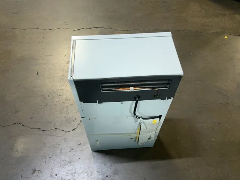 Mclean Cooling Technology  Electronic Enclosure Air Conditioner  - Cr290216g002