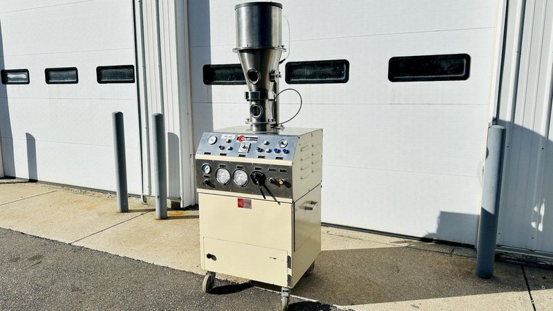 Glatt Air Techniques  |  UNIGLATT Fluid Bed Dryer  |  Size 6