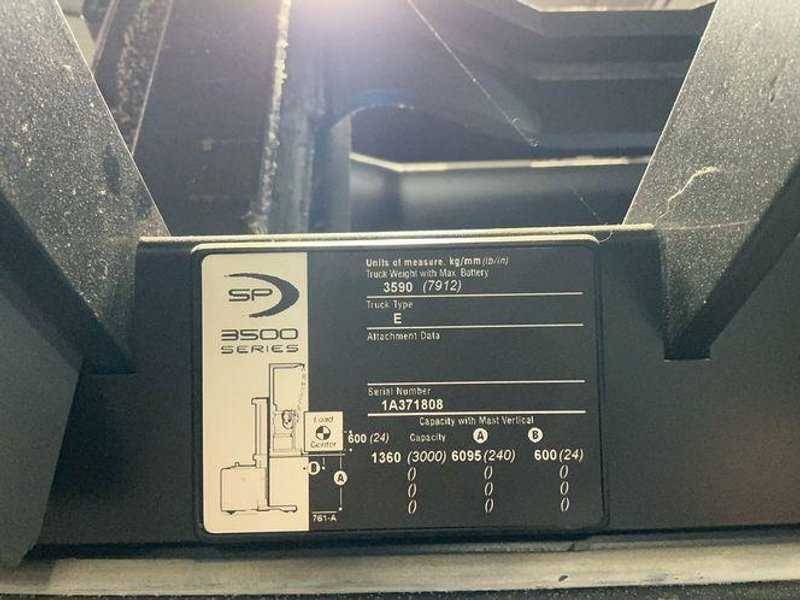 Crown 3000 Lbs Electric Order Picker - Sp3520-30