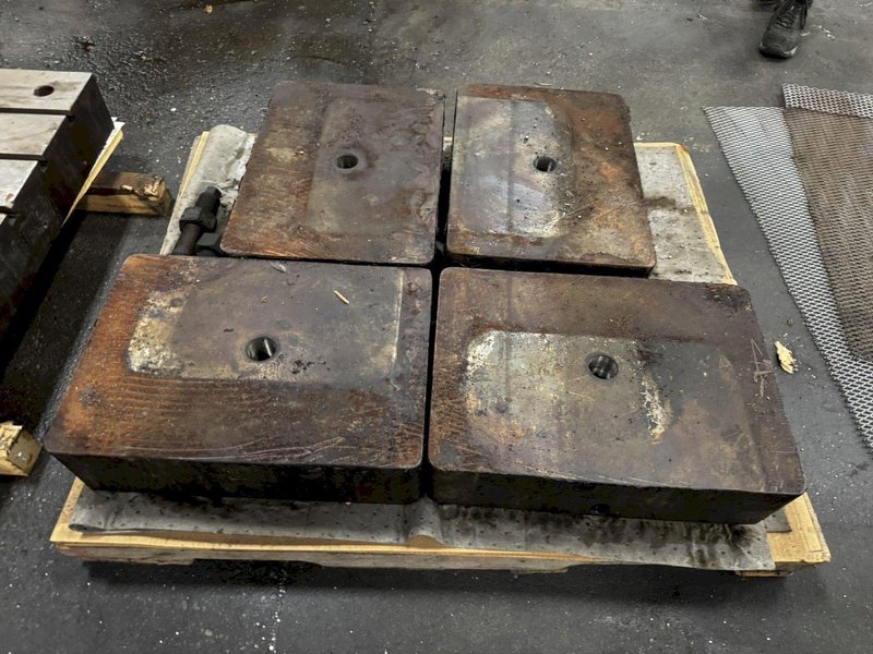 20.5" X LONG X 14.5" WIDE X 7" TALL VIBRO-DYANMICS PRESS ISOLATION PAD SET(QTY4) STOCK # 0883125