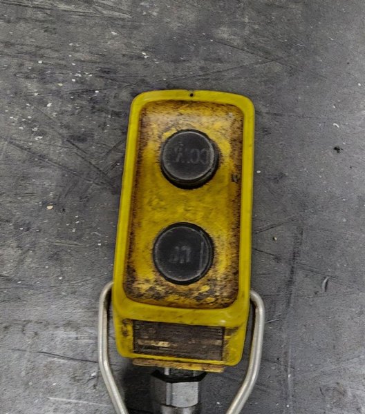 10,000 LB CAPACITY SOUTHWORK PRODUCTS MODEL T10-90 ELECTRIC/HYDRAULIC UPENDER: STOCK # 3498