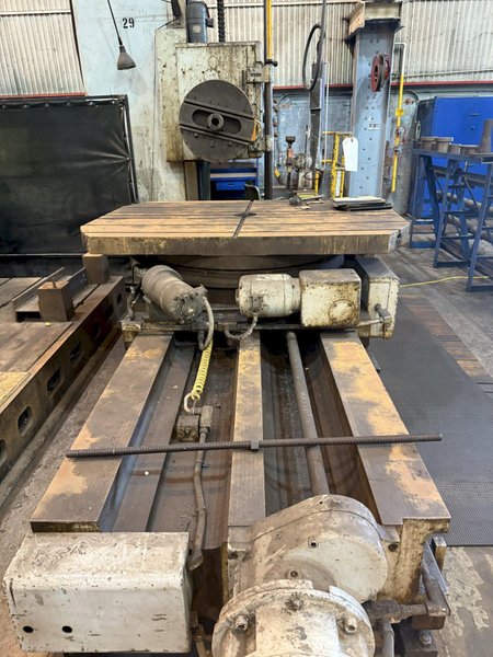 5" Cincinnati Gilbert Floor Type Horizontal Boring Mill with Rotary Table and Floor Plate