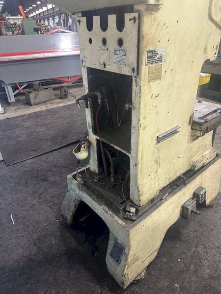 32 TON MINSTER GAP PRESS  MODEL 1B-1-32: STOCK #77513