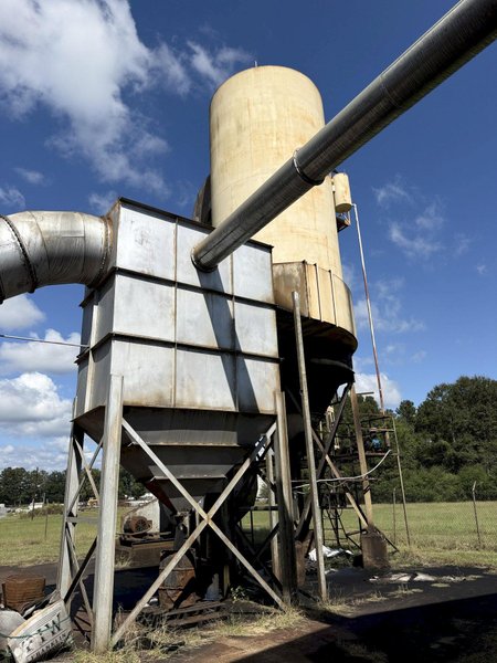 round dust collector with New York size 49PLR blower and 150 hp motor and controls and drop out