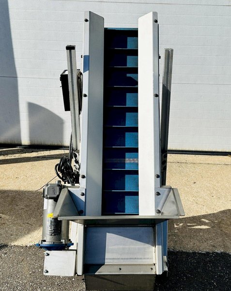 EMI Plastics Equipment  |  EAC12 - 48 - 40  |  12” x 48" Incline Belt Conveyor