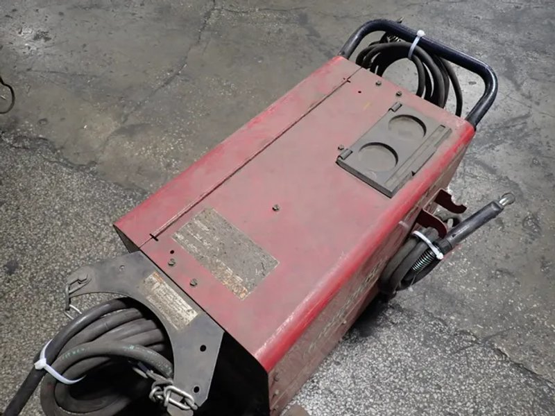 Lincoln Electric  250 A  Welder - Power Mig 256