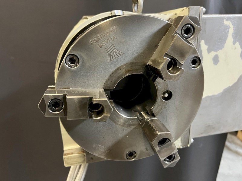 Yuasa DMNC-22101 4th Axis CNC Rotary Table 8.5" Chuck Tailstock Fanuc Motor