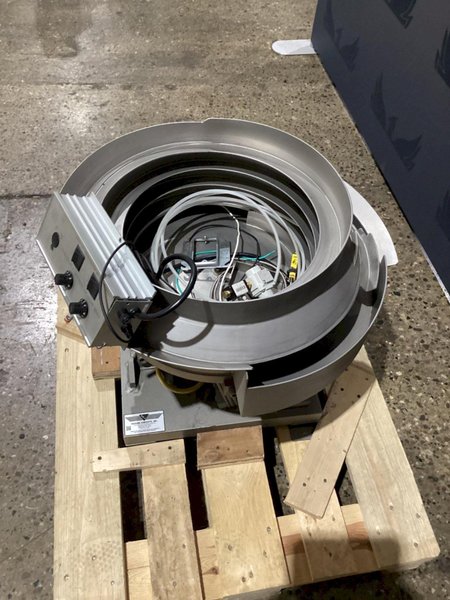 FEEDING CONCEPTS FC-19-15580-2 VIBRATORY BOWL FEEDER SYSTEM USED
