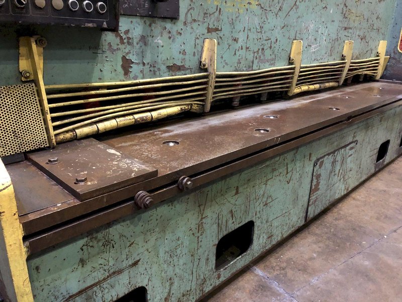 12' X 1/2" BERTSCH MODEL #500 POWER HYDRAULIC SHEAR: STOCK #18248