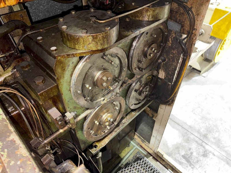 Nedschroef Model HBV-3 4 Die Progressive Header