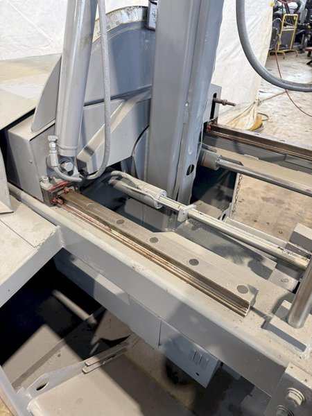 18" X 20" HYD-MECH MODEL #V18 VERTICAL TILT FRAME BAND SAW: STOCK #23400