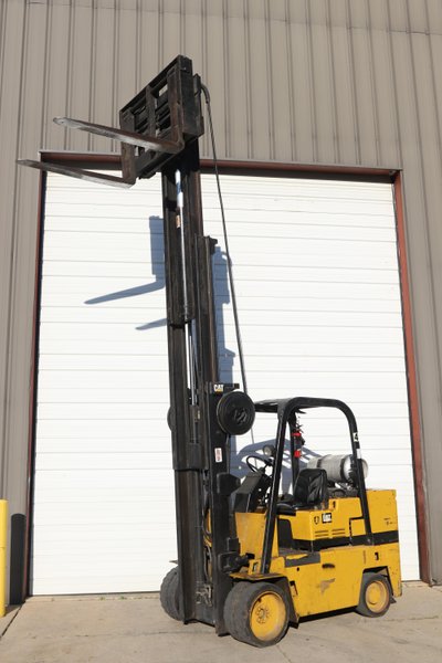10,000 LB CATERPILLAR MODEL T120C CAT LP FORKLIFT: STOCK #10275