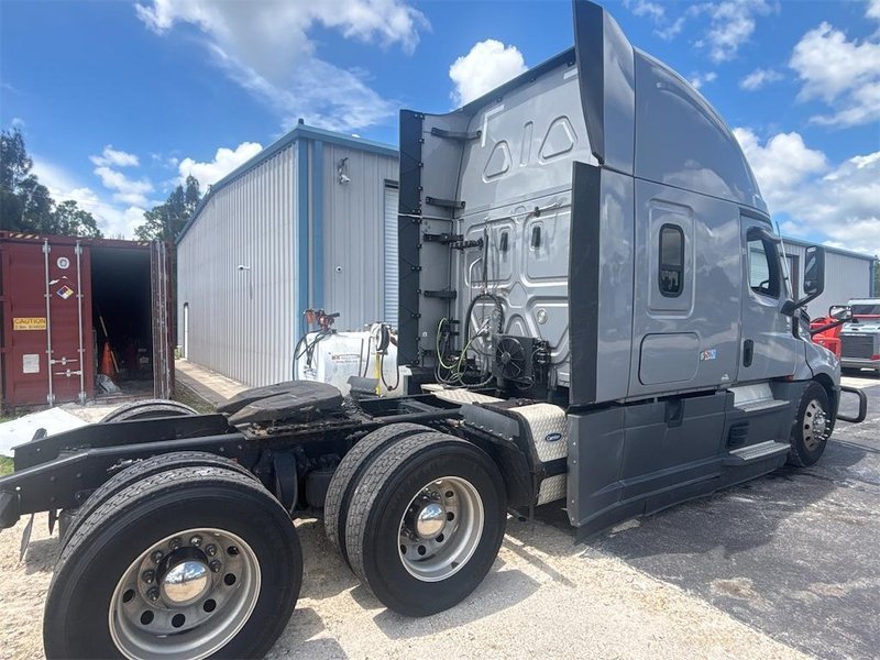 2021 Freightliner Cascadia (PT1260845) 3AKJHHDR2MSMW4378