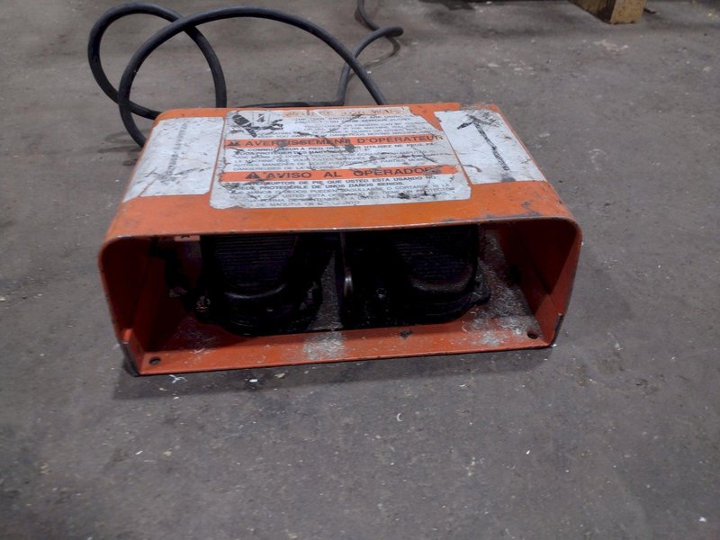 3,500 LBS X 30" X 96" BISHAMON HYDRAULIC SCISSOR LIFT TABLE WITH ROLLER TOP: STOCK #20966
