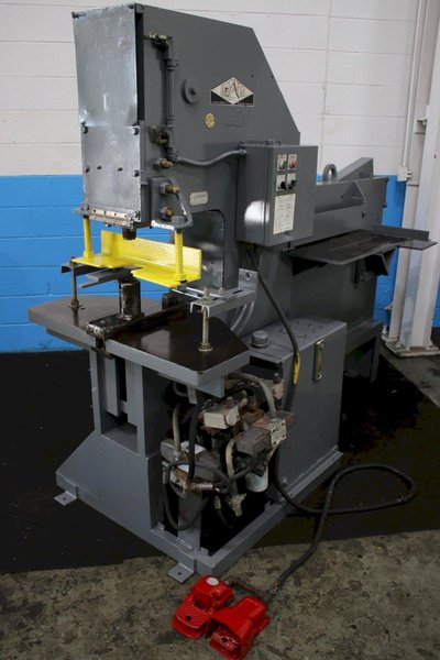 70 TON DAVIS HYDRAULIC IRONWORKER: STOCK #74830