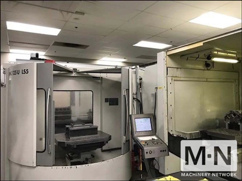 DMG DMC 125U 5-Axis Universal Machining Center, 2004 w/LS 7 Pallet System