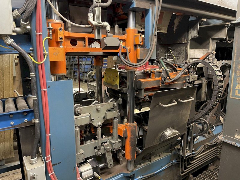 2008 Brock 14 x 19 semiautomatic molding machine model 1419mm, s/n au7063, Allen Bradley compact logic l32e plc controls with panel view, light curtain, bottom boards
