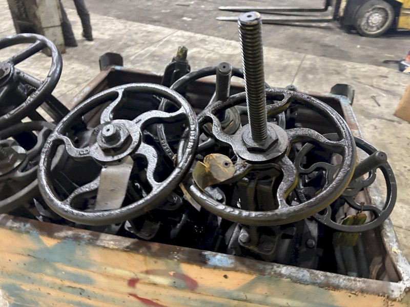 6", 8" &amp; 10" HAMMOND GATE VALVES: STOCK #23136