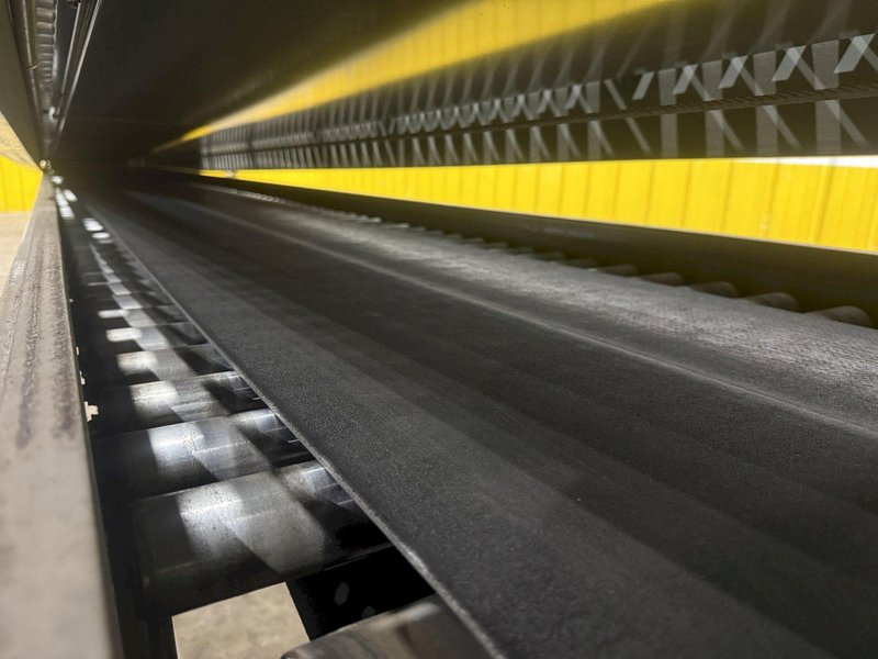 64 FT X 35" ROACH MODEL #TL2 TRUCKLOADER TWO-STAGE POWERED TELESCOPING ROLLER CONVEYOR: YOBRO #25707