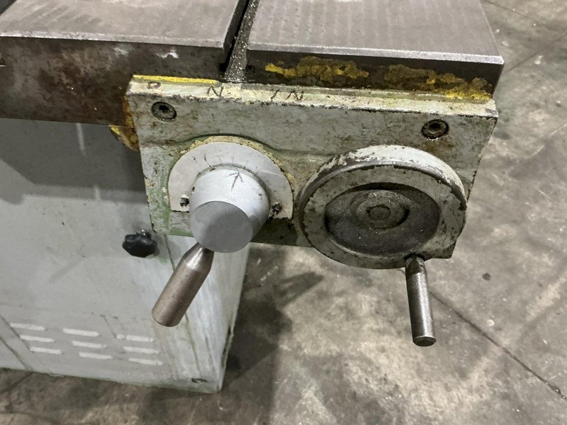 40" DAKE JOHNSON MODEL #VH-40 VERTICAL BAND SAW: STOCK #26286