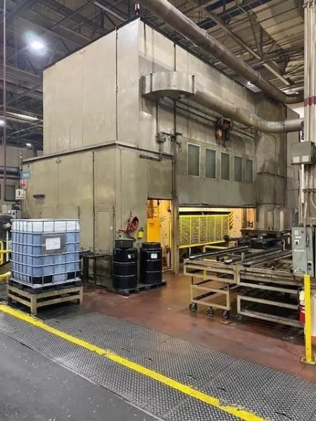 USED FUKUI 1,100 TON STRAIGHT SIDE TRANSFER PRESS MODEL TTD1100T2, Year: 1990's