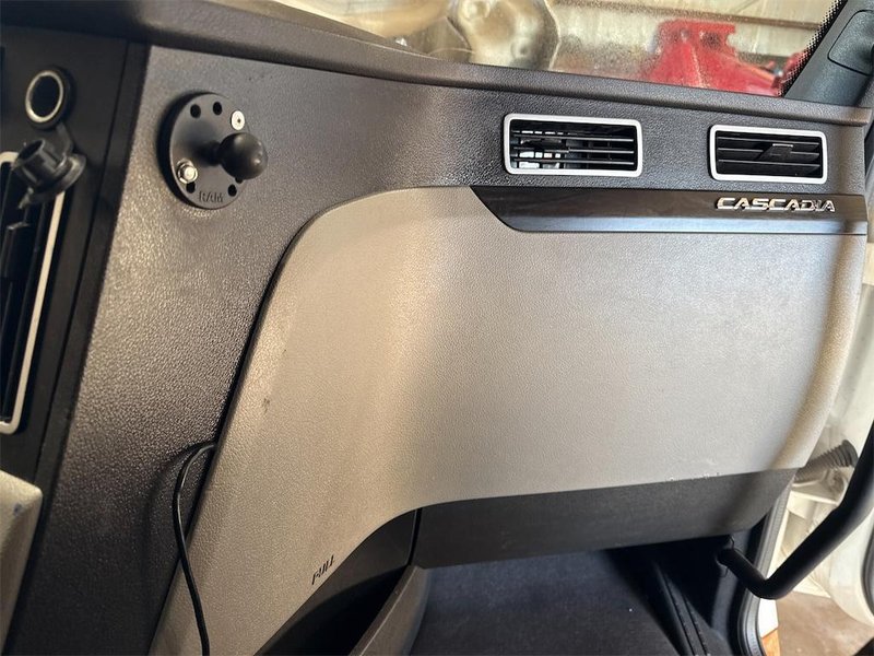 2023 Freightliner Cascadia 3AKJHHDR2PSNC6295