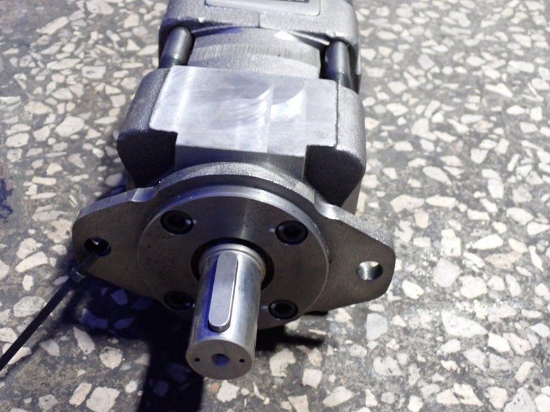 Bucher Hydraulics 320 Bar Internal Gear Pump - Qx43-032r09